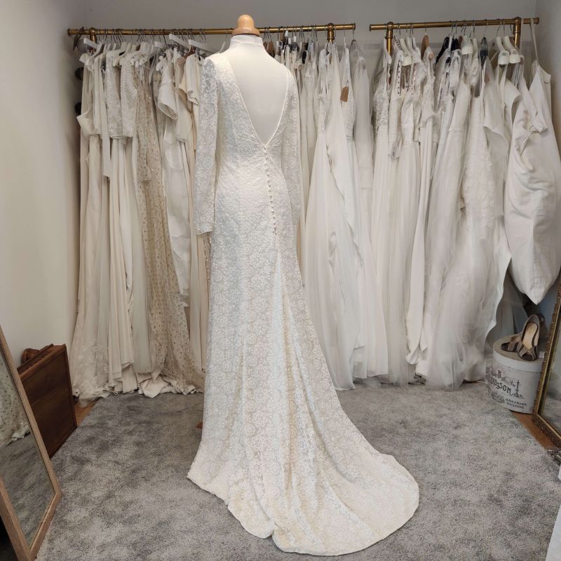 Robe mariée Amandine Elise Hameau dos Robe mariage traine mi longue en dentelle