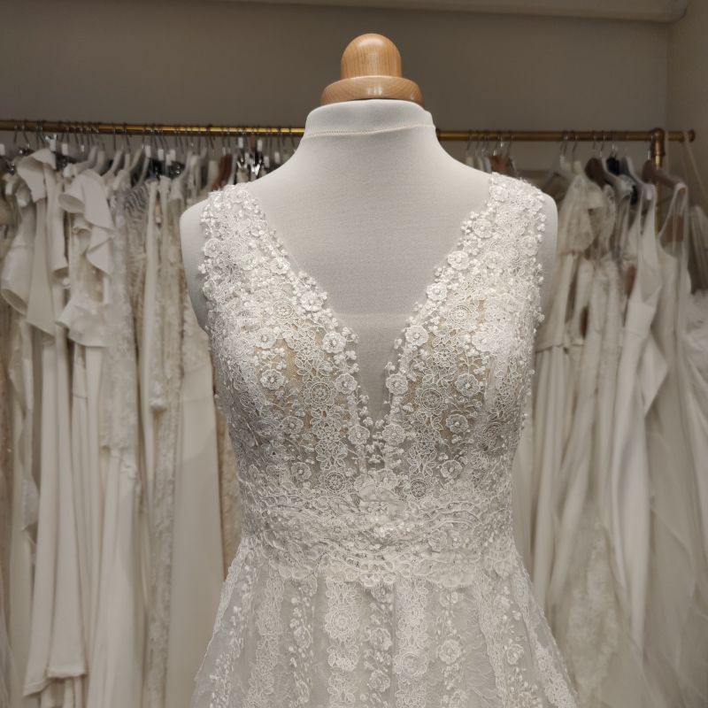 Robe de Mariée Nadia Orlando princesse decolleté Toulouse