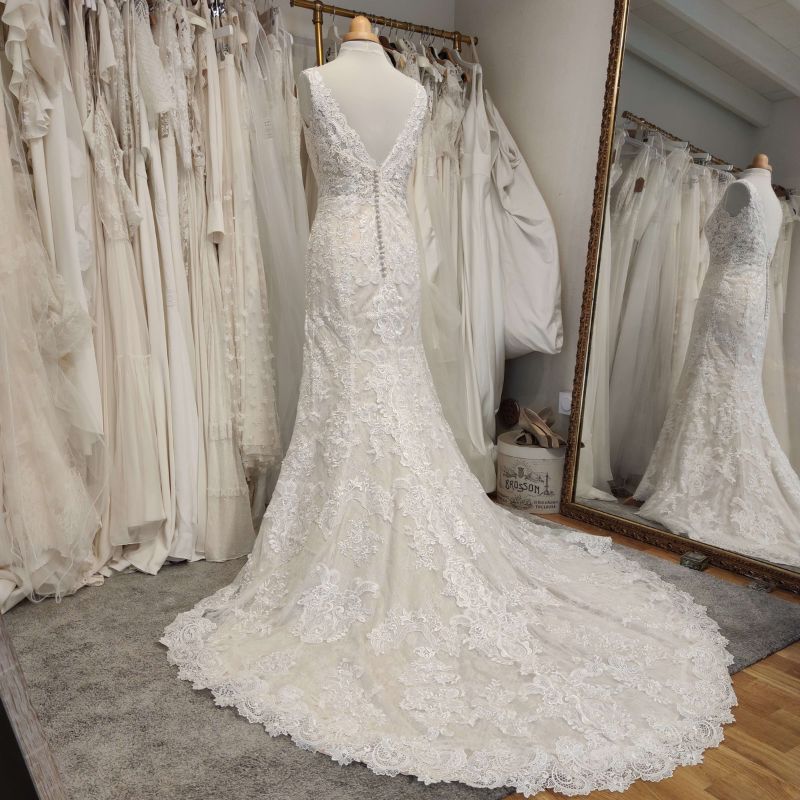 Robe de Mariée Sirène AIRE BARCELONA Mes Plus Belles Occasions traine robe mariée traine dentelle Toulouse